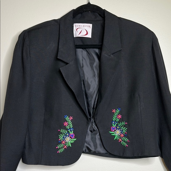 Doncaster Jackets & Blazers - Vintage Doncaster Black Floral Embroidered Open Front Blazer Size 14